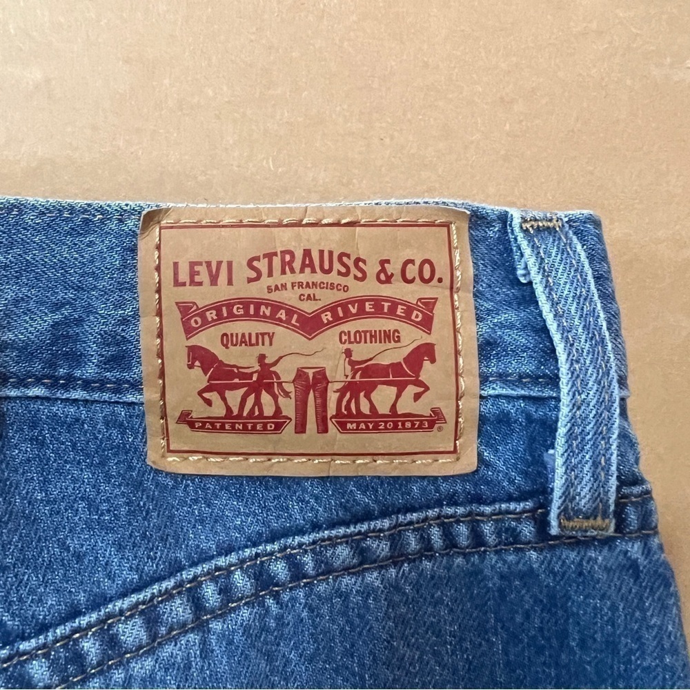 Levi's | High Waisted Straight Leg Jeans Distressed Denim Medium Wash Size 26 - Picture 11 of 13